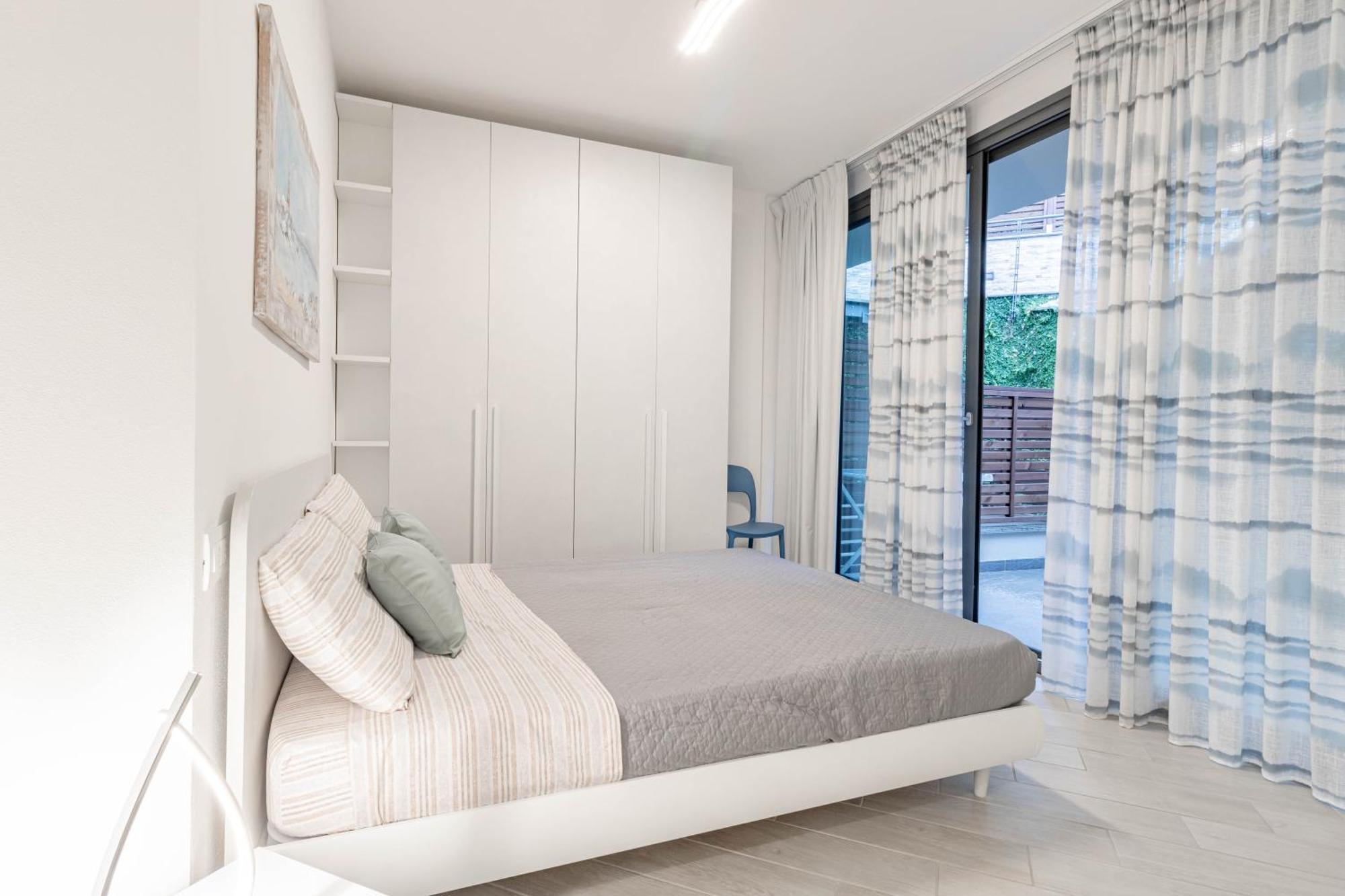 H11 Luxury 3b - Porto - Piscina - Jacuzzi * Santo Stefano al Mare